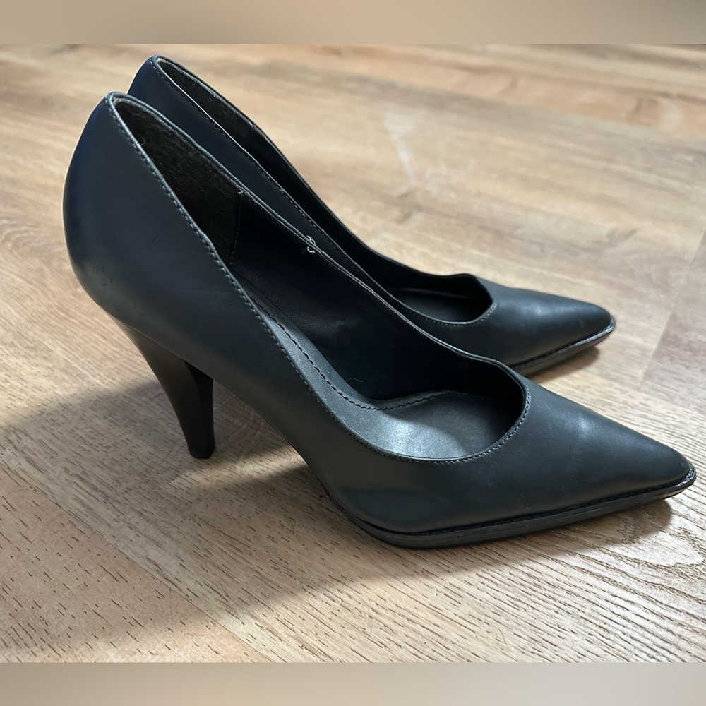 Dark grey Vera Wang heels, gently used. As is.